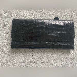 Elegant Black Crocodile-Embossed Wallet
